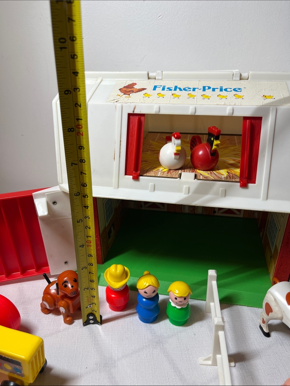 Fisher-Price vintage Little People Play Family Farm playset (set 915)
Vintage - Picture 9 of 11